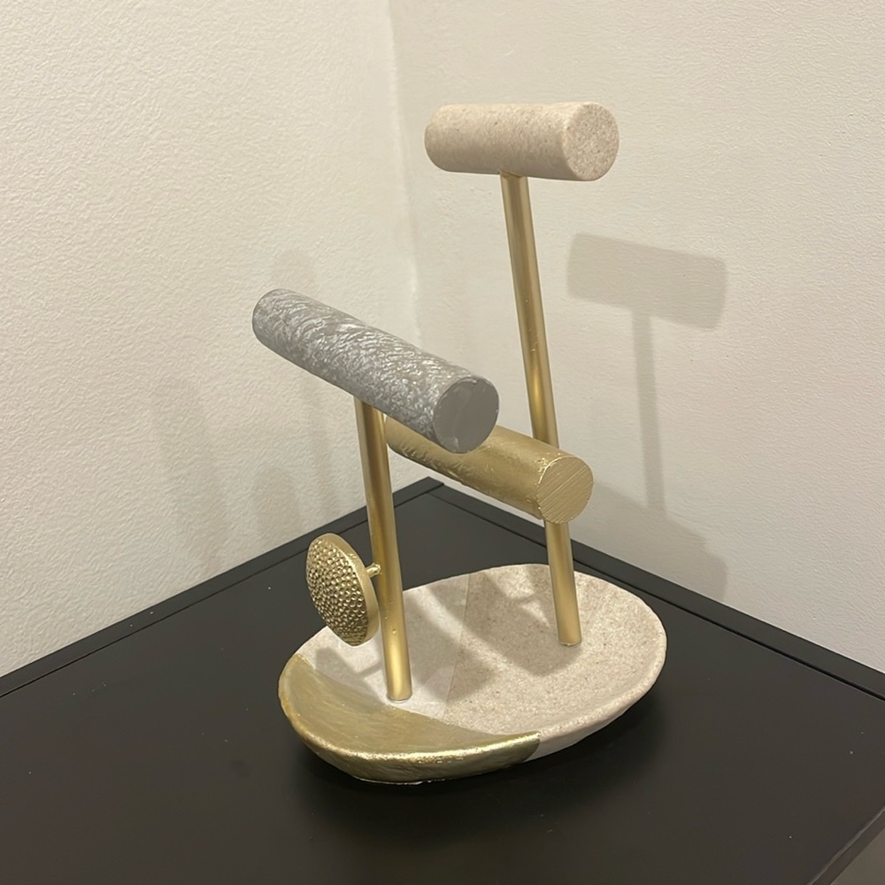 Jewelry stager